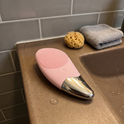 Glowen™ Sonic Smooth Cleansing Brush